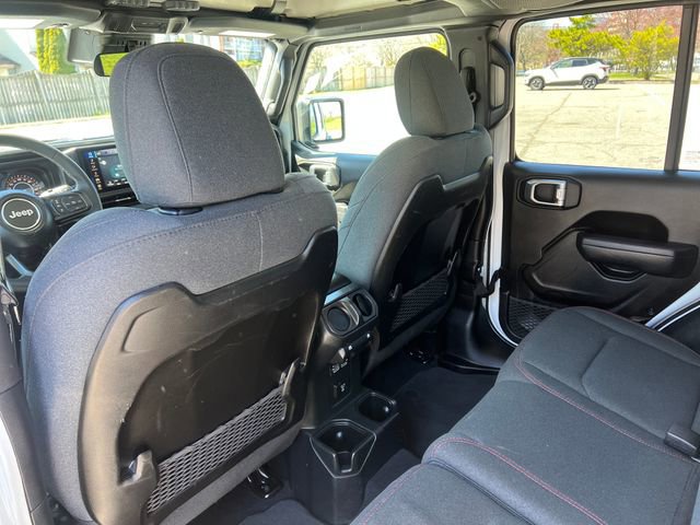 Used 2025 Jeep Wrangler Unlimited Rubicon AWD/4WD image 27