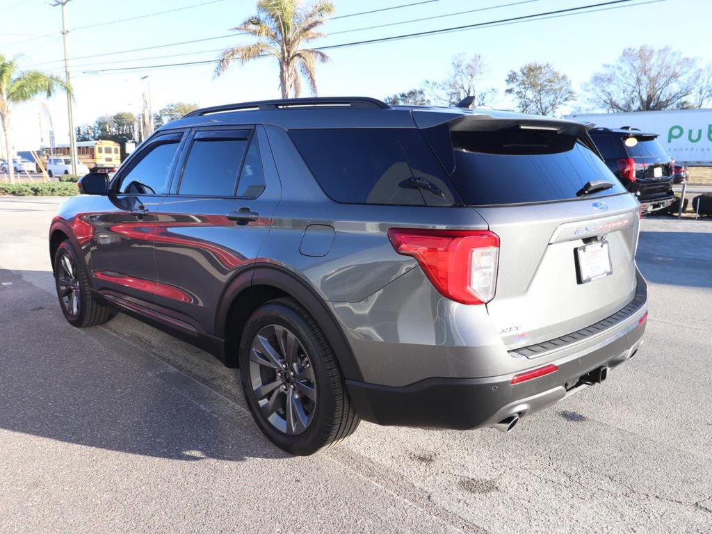 Certified 2023 Ford Explorer XLT w/ Equipment Group 202A image 3