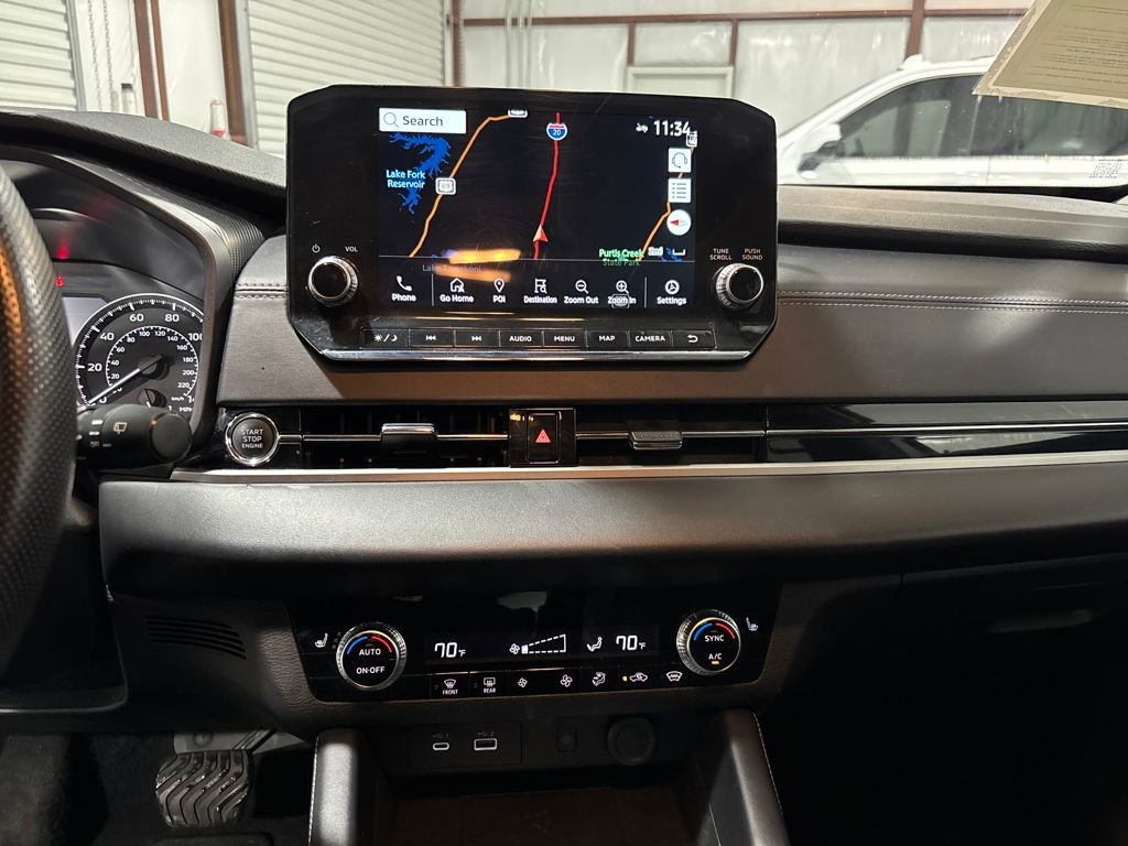 Used 2024 Mitsubishi Outlander SE Black Edition image 11