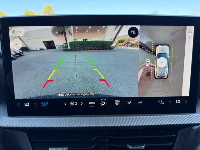 Certified 2025 Ford Explorer Platinum w/ LUX Leather Package image 30