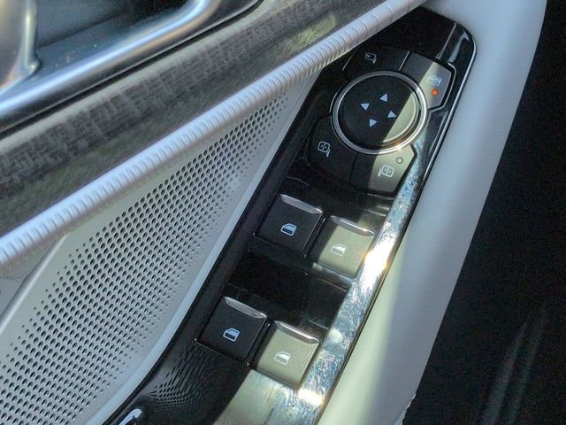 Certified 2025 Ford Explorer Platinum w/ Ultimate Package AWD/4WD image 24