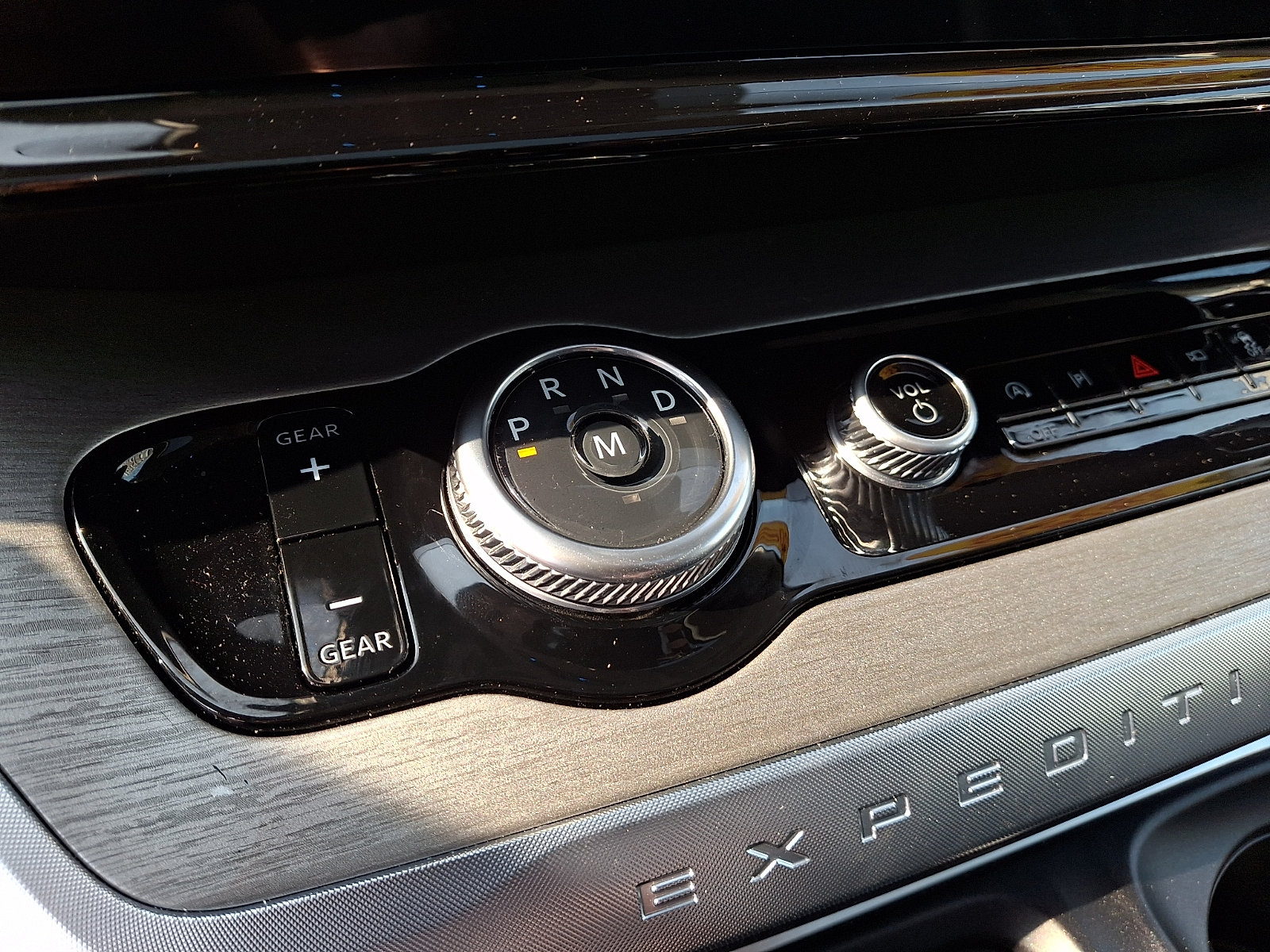 Certified 2025 Ford Expedition Max Platinum AWD/4WD image 17