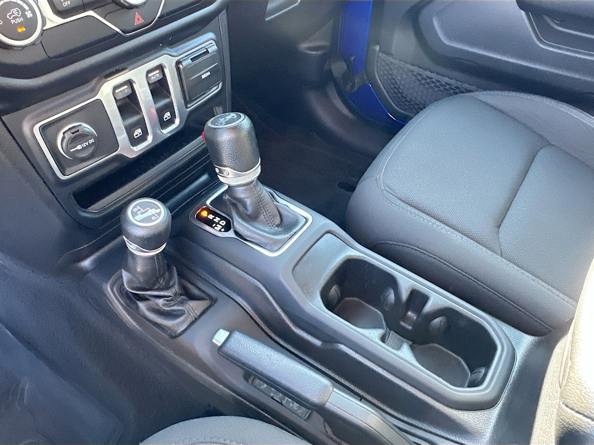 Used 2019 Jeep Wrangler Sport S image 16