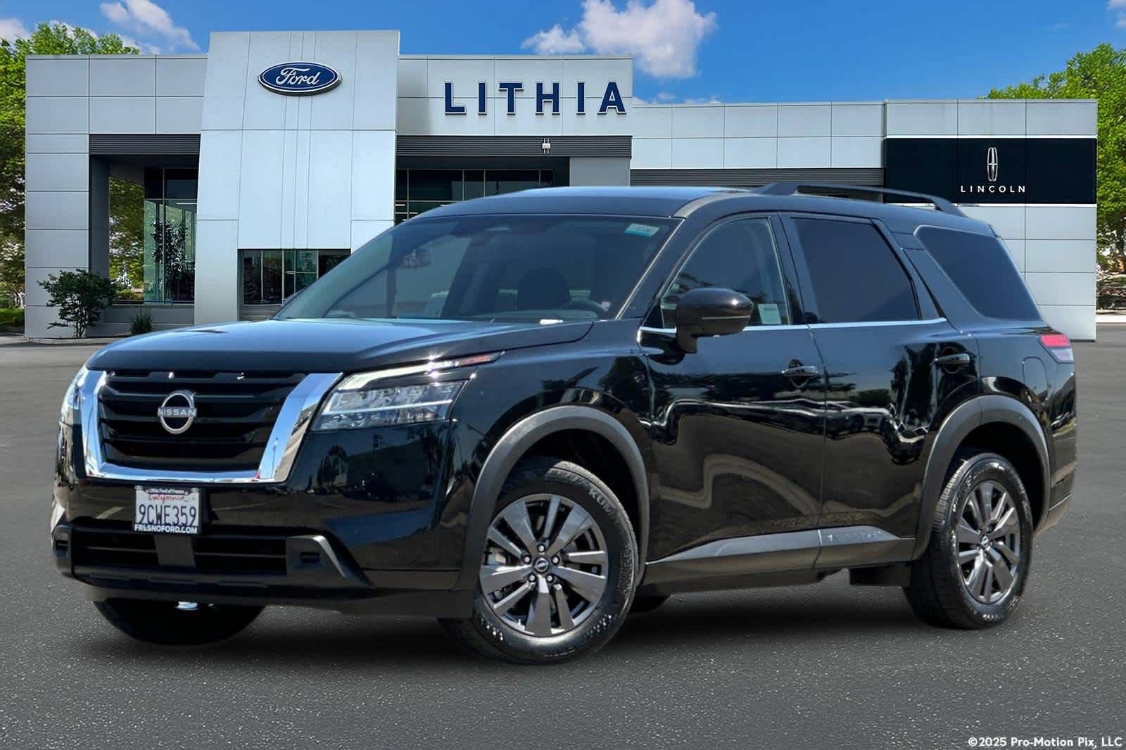Used 2022 Nissan Pathfinder SV