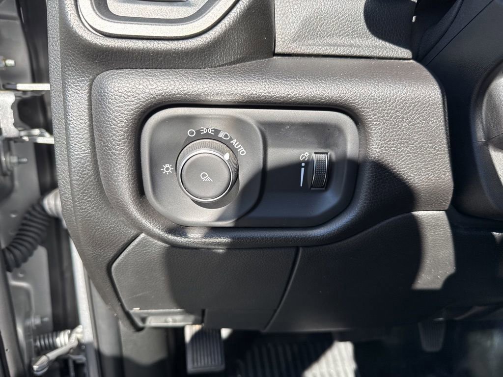 Used 2024 RAM 2500 Tradesman w/ Chrome Appearance Group image 21