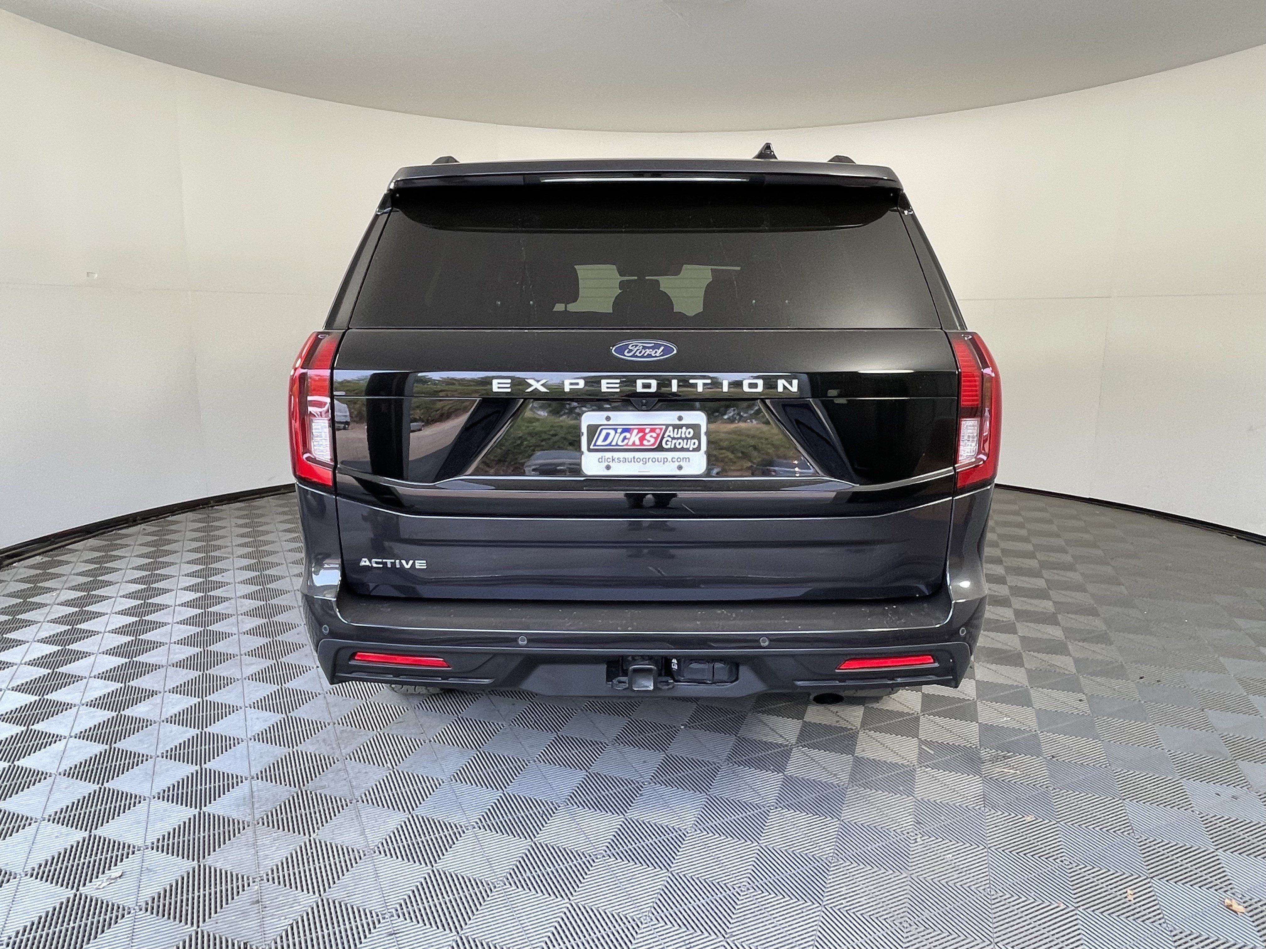Certified 2025 Ford Expedition Active AWD/4WD image 4