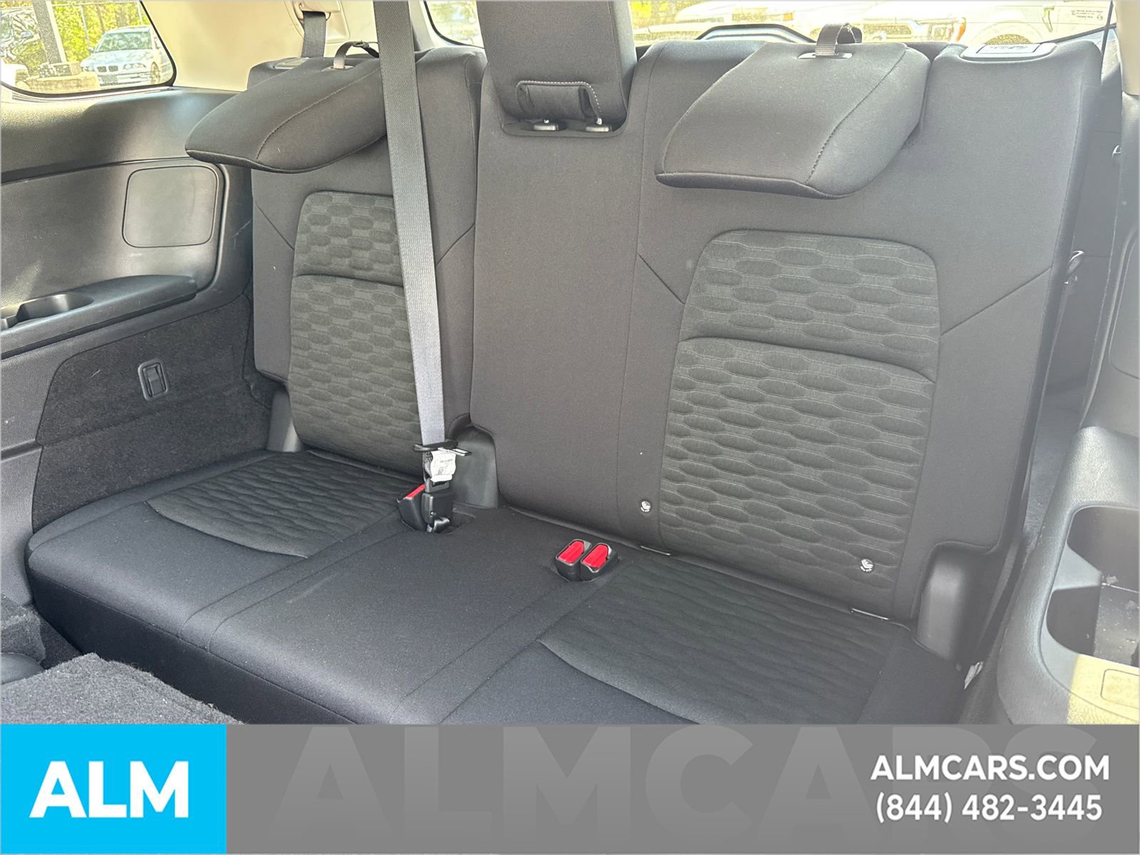 Used 2025 Nissan Pathfinder SV image 28