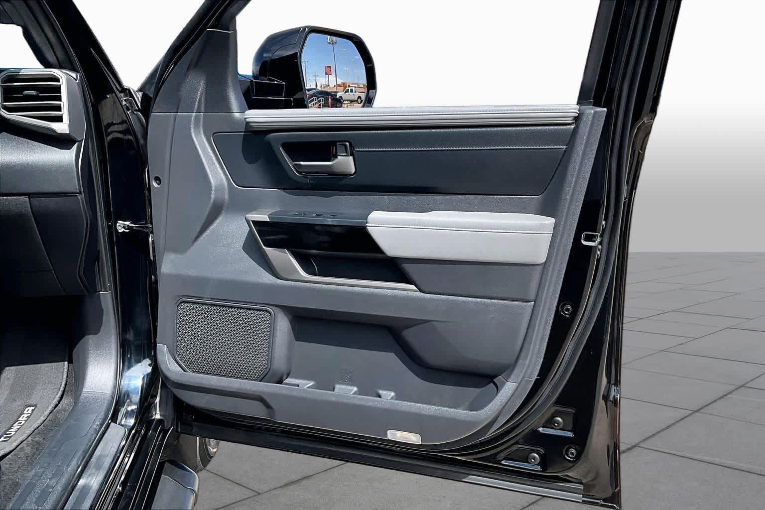 Used 2025 Toyota Tundra Limited AWD/4WD image 23