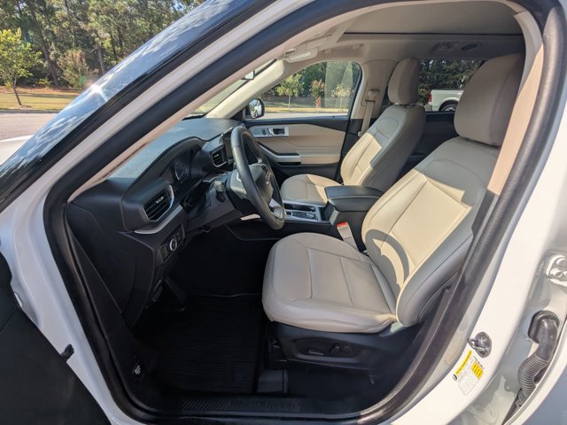 Certified 2023 Ford Explorer XLT w/ Equipment Group 202A image 17