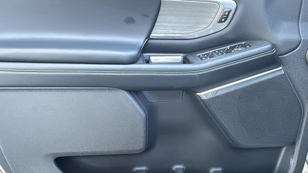 Certified 2025 Ford Expedition Platinum AWD/4WD image 19