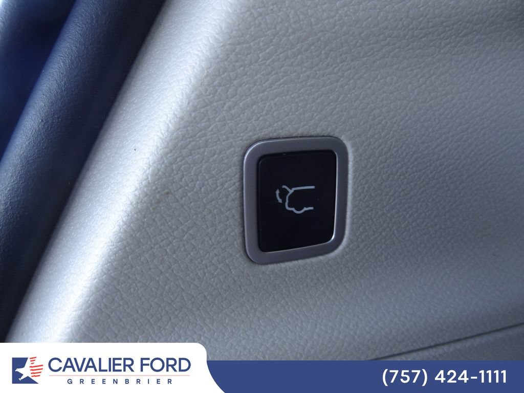 Used 2017 Chrysler Pacifica Touring-L Plus FWD image 12