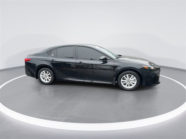 Used 2025 Toyota Camry LE image 8