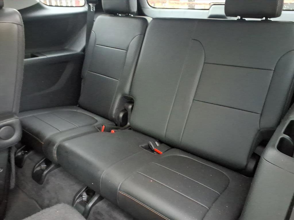 Used 2020 Chevrolet Traverse LT w/ LPO, Blackout Package image 11