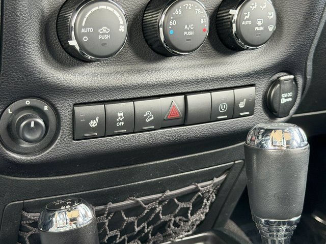 Used 2017 Jeep Wrangler Unlimited Sahara AWD/4WD image 29