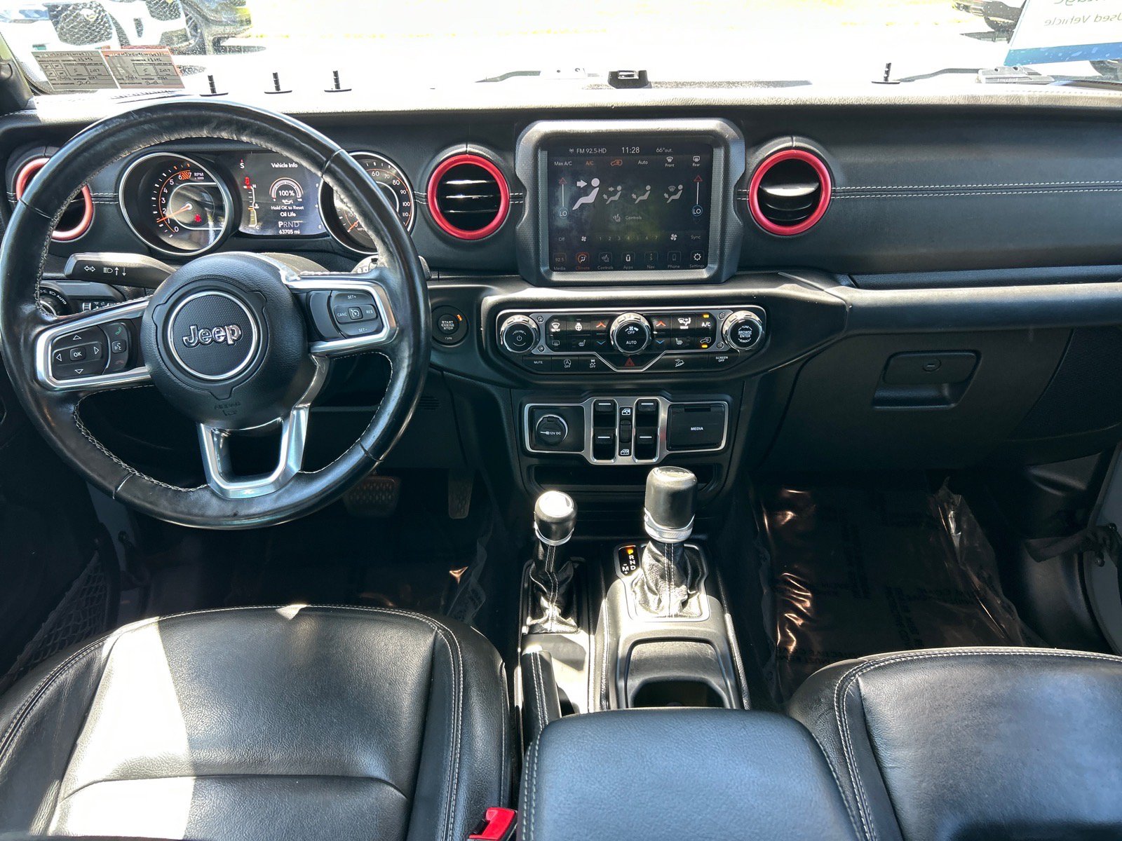 Used 2020 Jeep Wrangler Unlimited Sahara AWD/4WD image 3