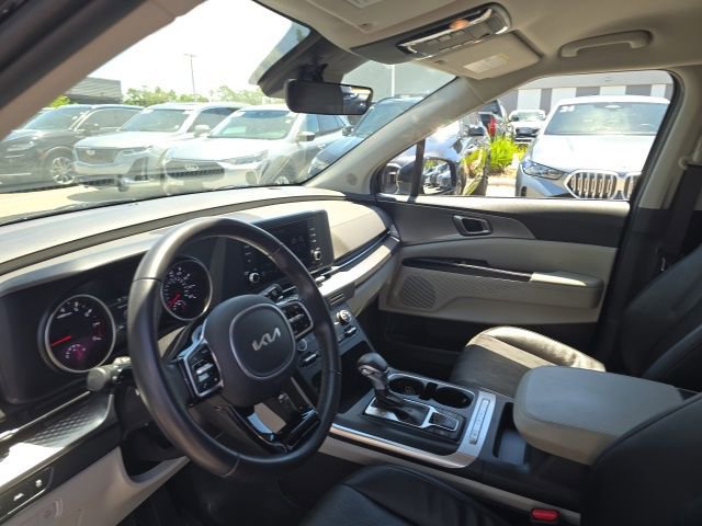 Used 2024 Kia Carnival LX FWD image 9