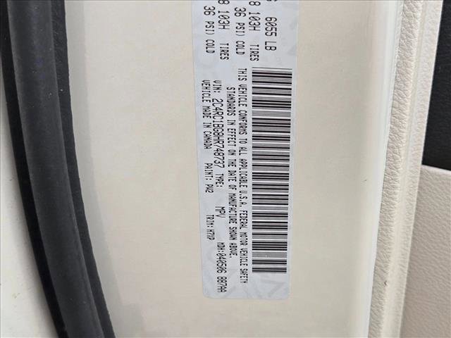 Used 2017 Chrysler Pacifica Touring Plus w/ Tire & Wheel Group FWD image 16