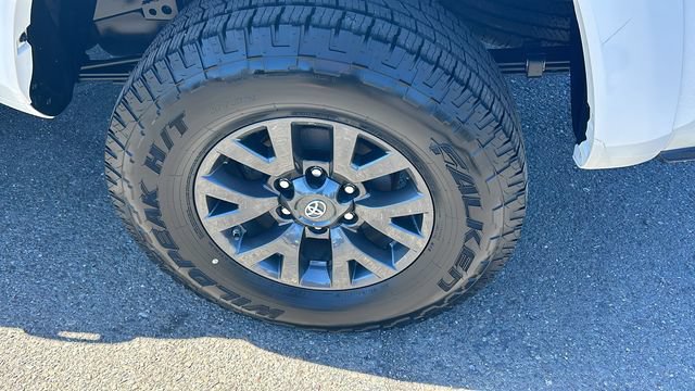 Used 2021 Toyota Tacoma SR5 AWD/4WD image 6