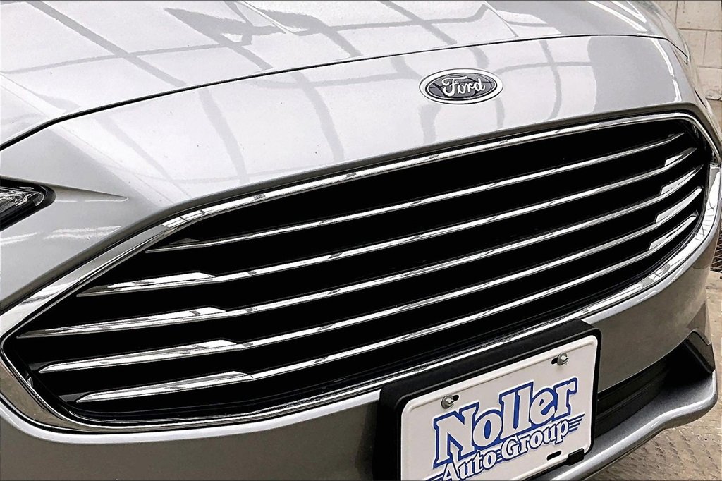 Certified 2020 Ford Fusion SE image 28