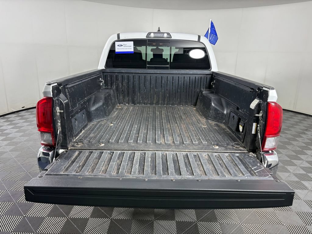 Used 2017 Toyota Tacoma TRD Off-Road w/ Tow Package RWD image 30