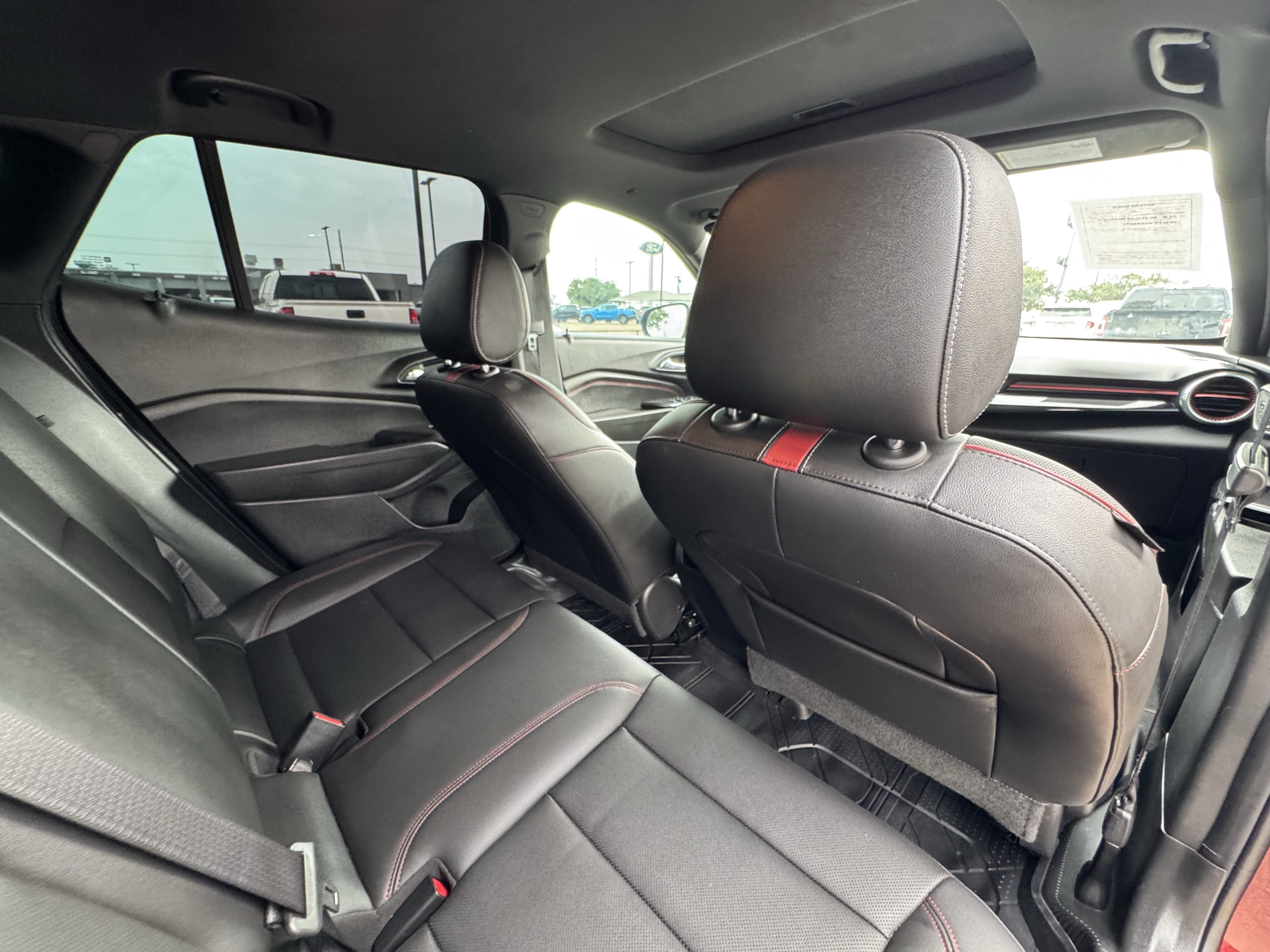 Used 2025 Chevrolet Trax RS w/ Sunroof Package FWD image 31