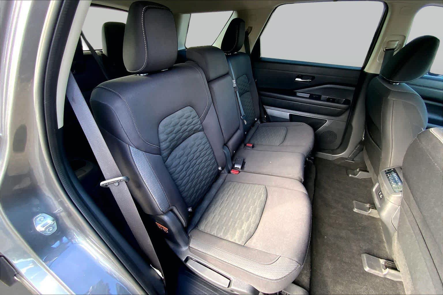 Used 2022 Nissan Pathfinder S FWD image 20