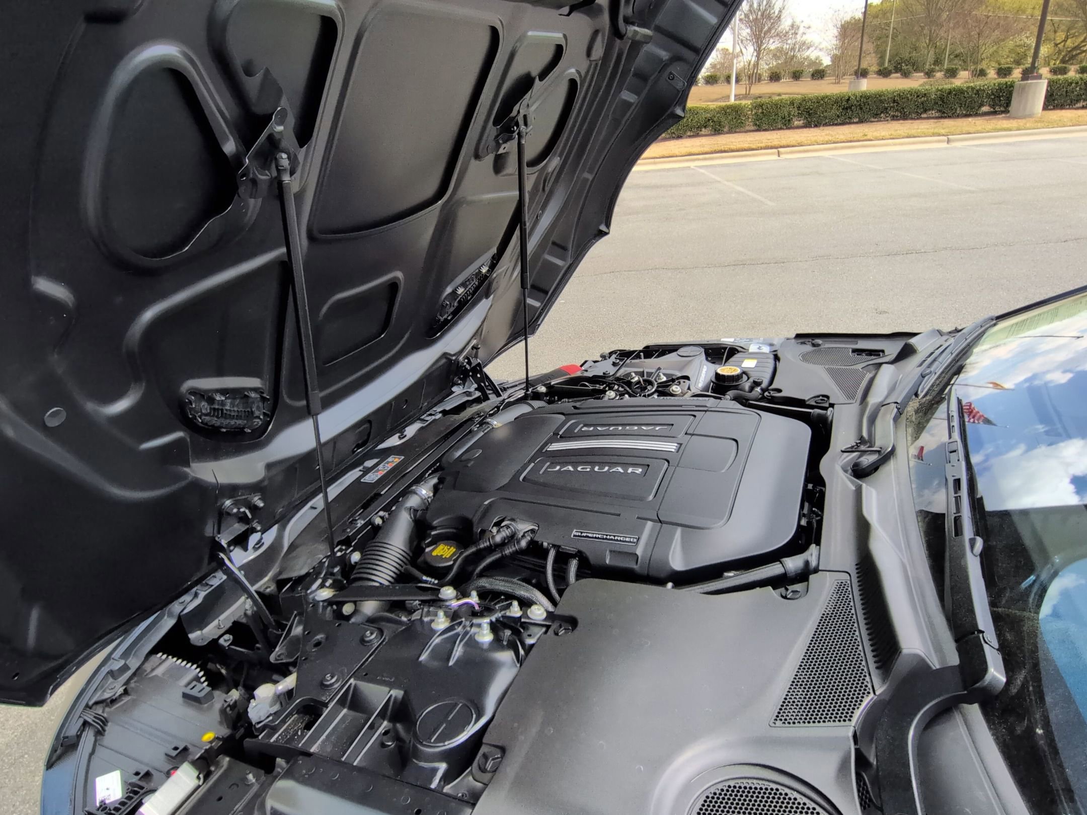 Used 2024 Jaguar F-TYPE R-Dynamic image 35