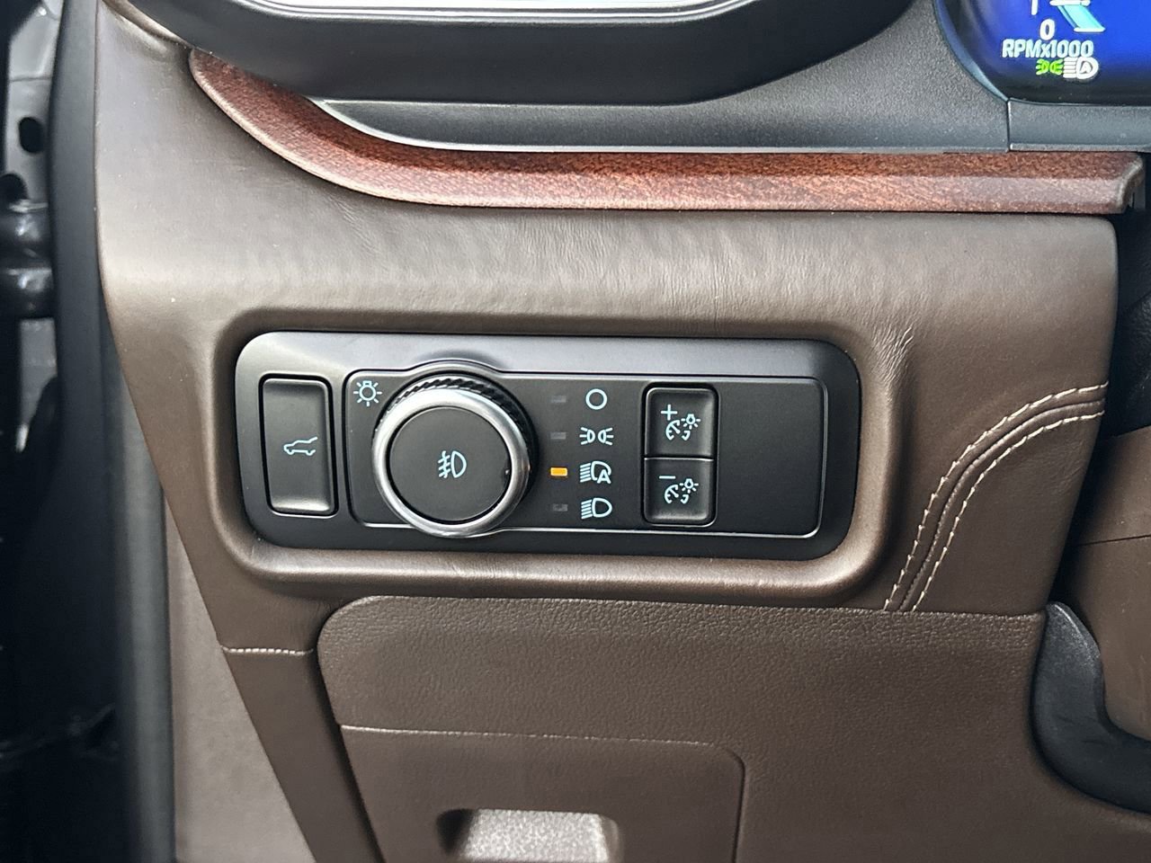 Certified 2024 Ford Explorer King Ranch w/ Technology Package image 30