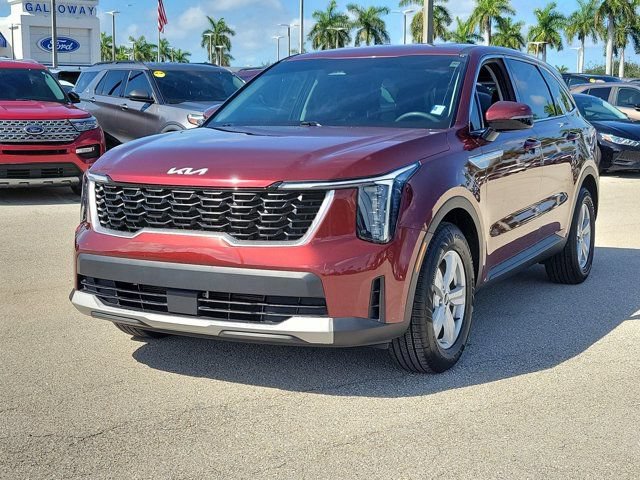 Used 2024 Kia Sorento LX FWD image 3