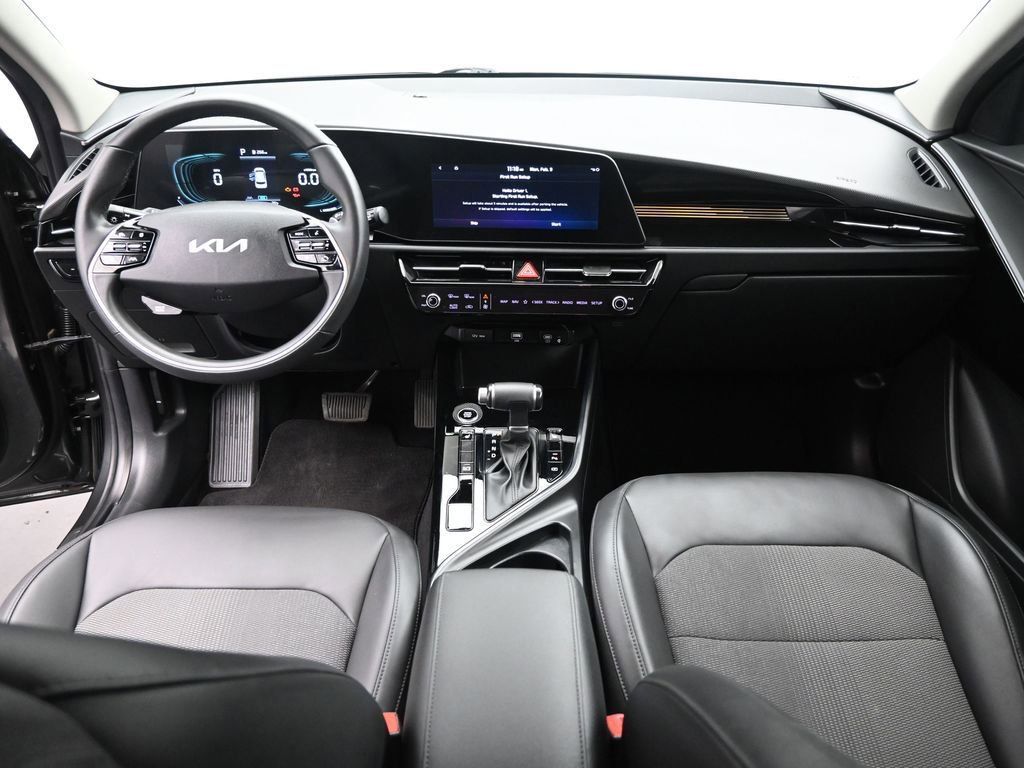 Used 2023 Kia Niro EX image 48