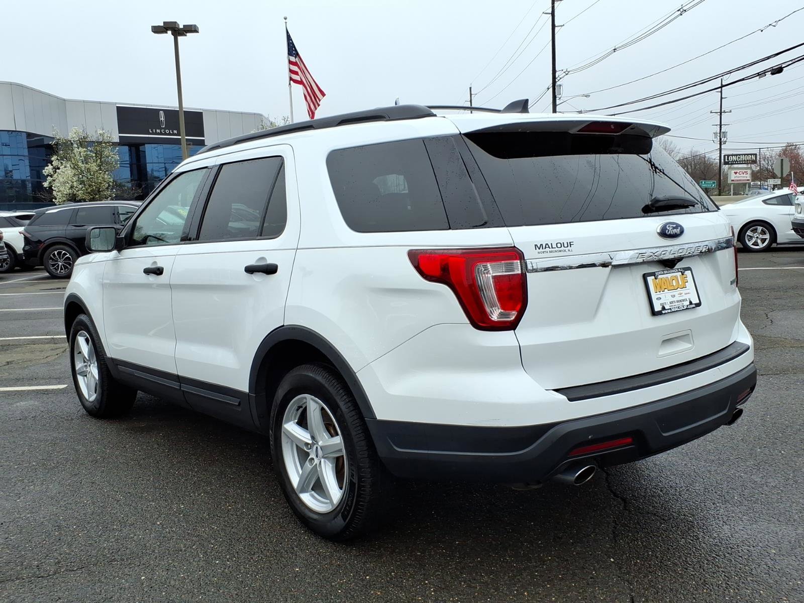 Certified 2018 Ford Explorer FWD image 4