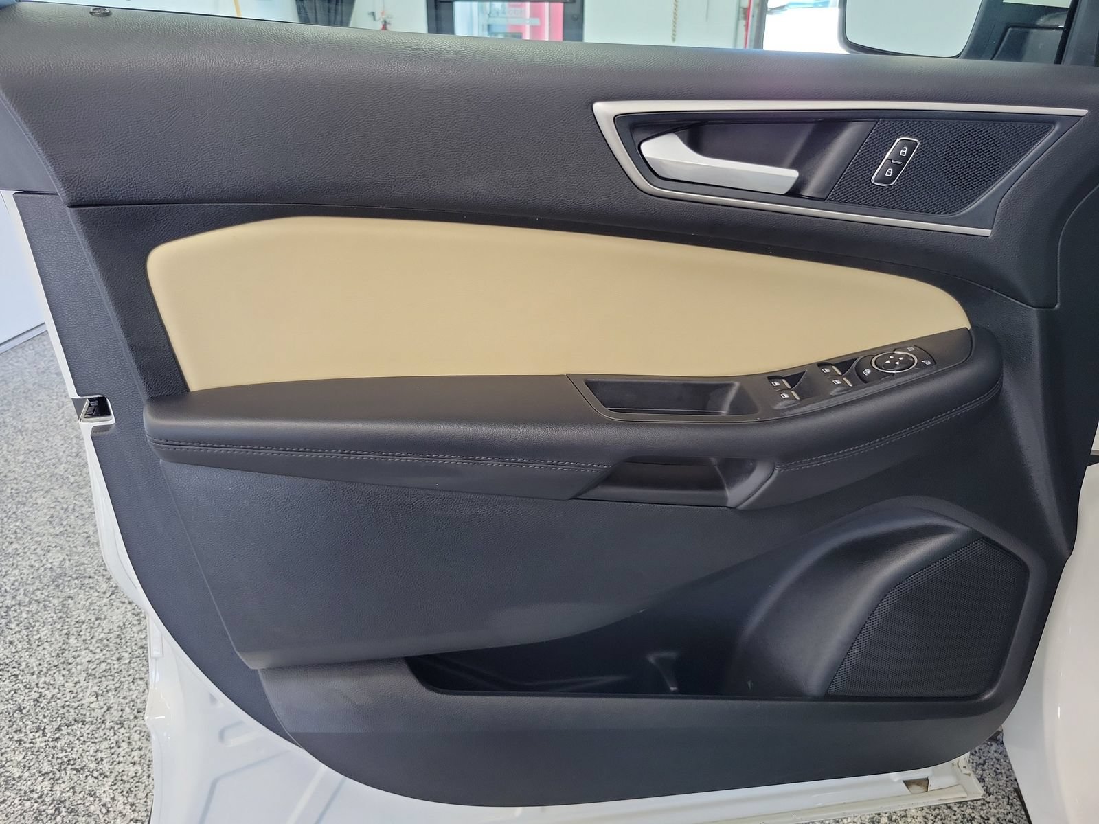 Certified 2024 Ford Edge SEL w/ Convenience Package AWD/4WD image 6