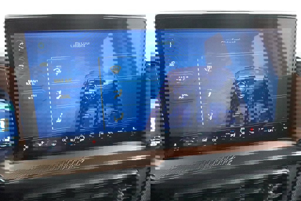 Certified 2025 Ford Bronco Sport Outer Banks w/ Outer Banks Tech Package+ AWD/4WD image 18