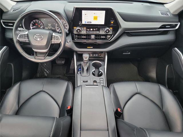 Used 2023 Toyota Highlander XLE image 22