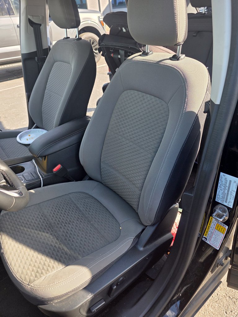 Certified 2022 Ford Escape SE w/ SE Sport Appearance Package FWD image 5