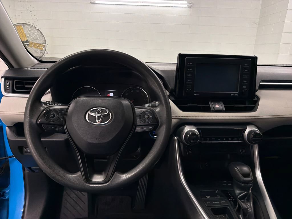 Used 2020 Toyota RAV4 XLE FWD image 9
