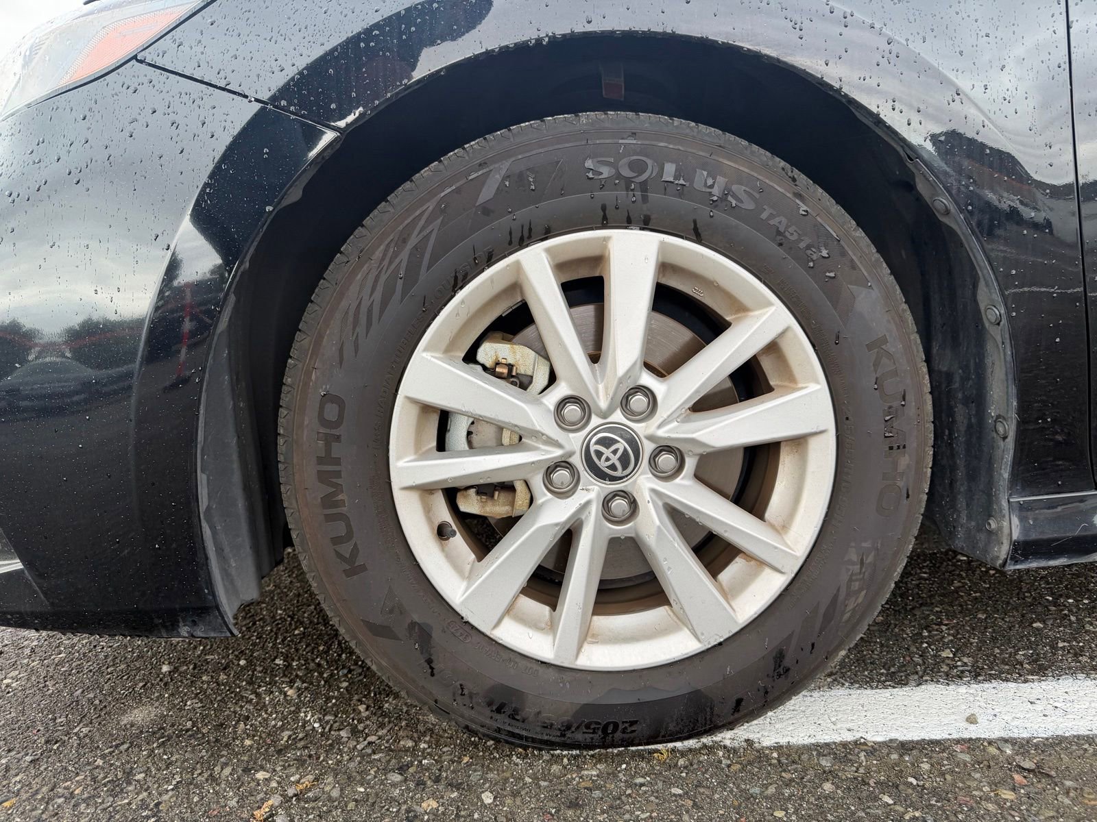 Used 2025 Toyota Camry LE FWD image 9