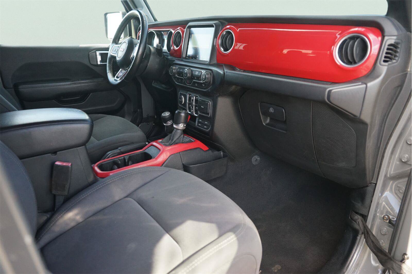 Used 2020 Jeep Gladiator Overland AWD/4WD image 17