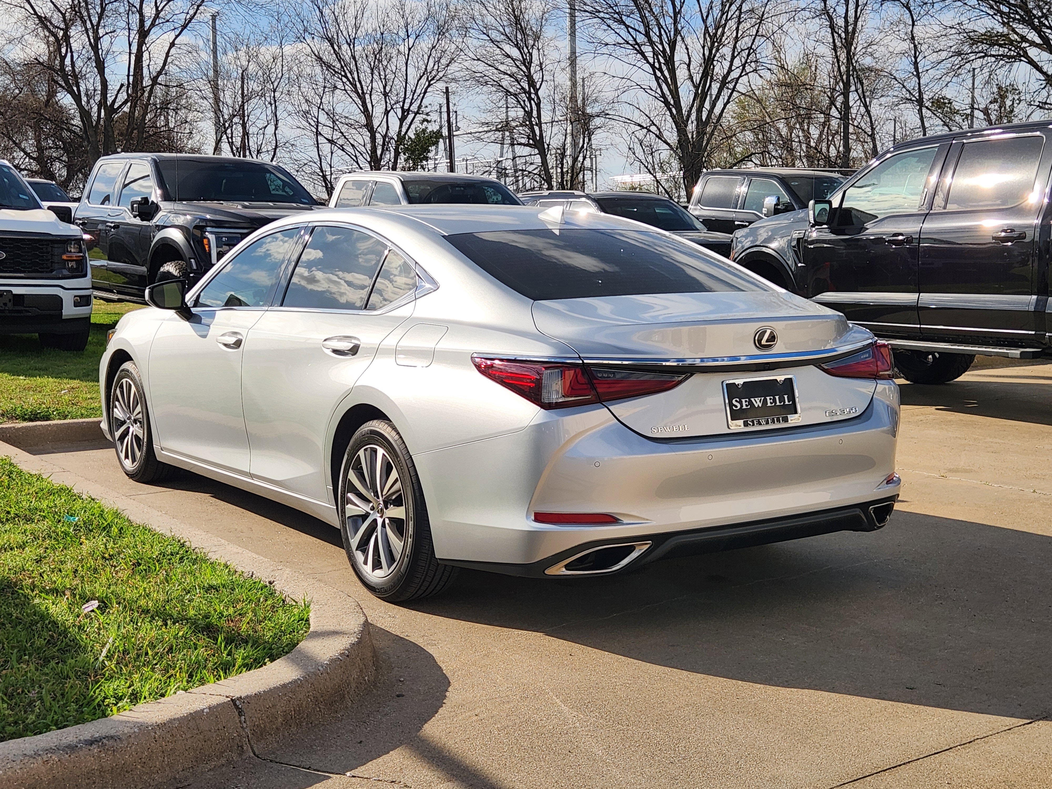Used 2020 Lexus ES 350 w/ Premium Package image 7