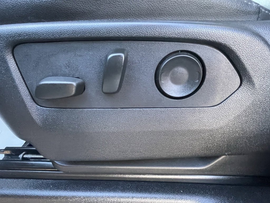 Used 2024 Chevrolet Suburban Z71 w/ Luxury Package image 33