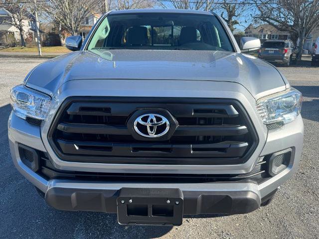 Used 2017 Toyota Tacoma SR image 2