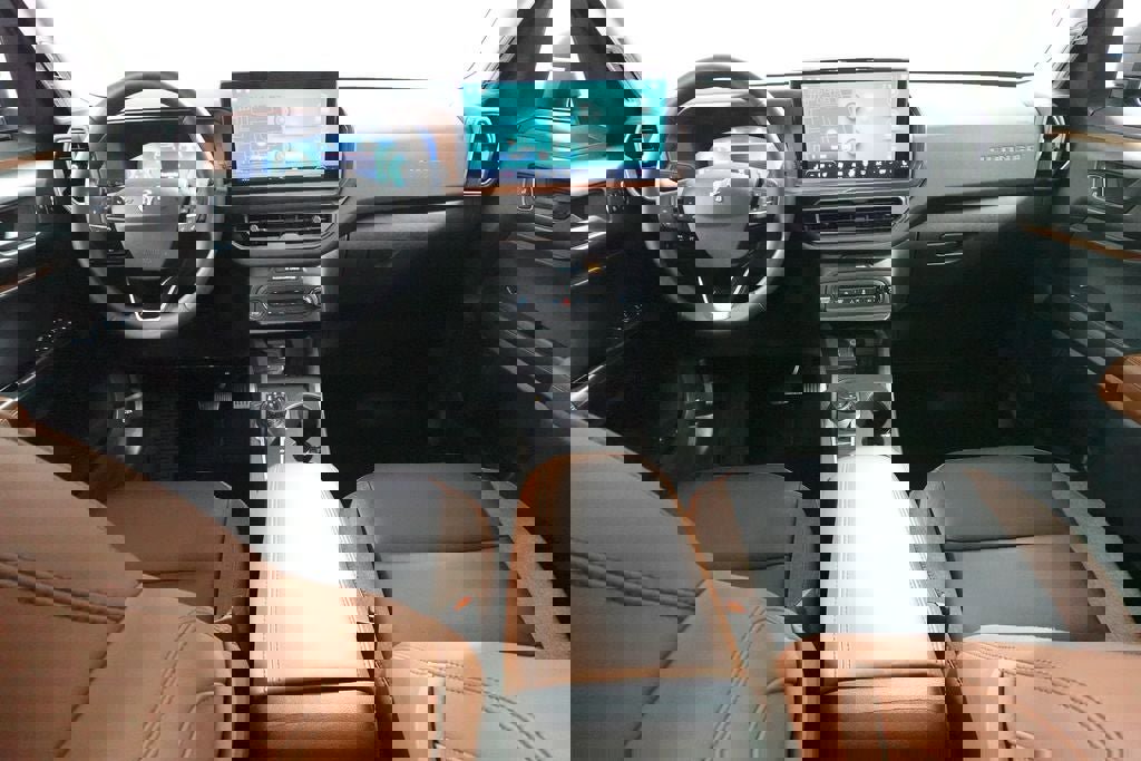 Certified 2025 Ford Bronco Sport Outer Banks w/ Outer Banks Tech Package+ AWD/4WD image 11