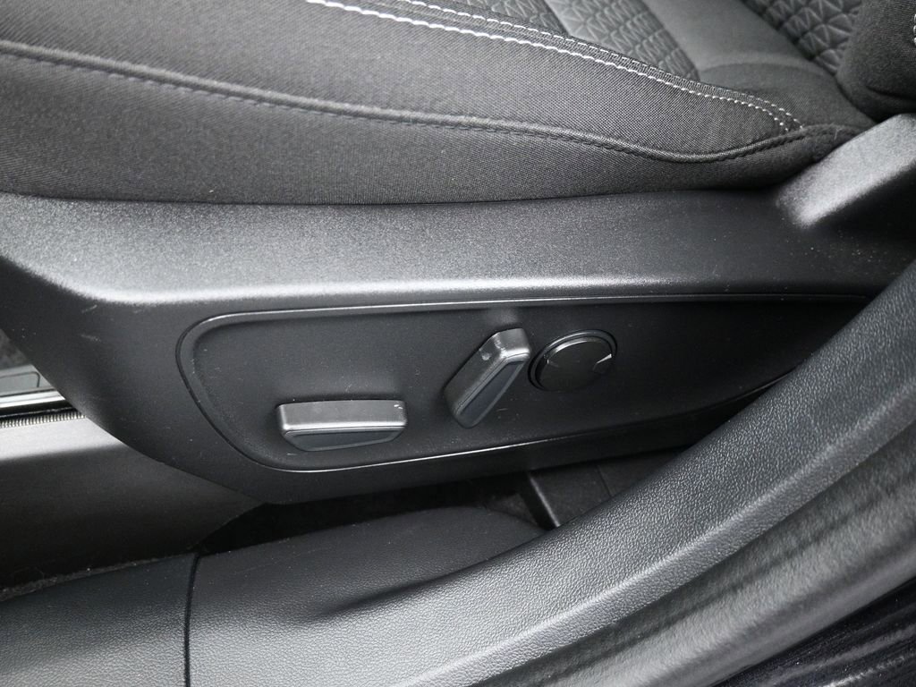 Certified 2023 Ford Escape Active AWD/4WD image 12