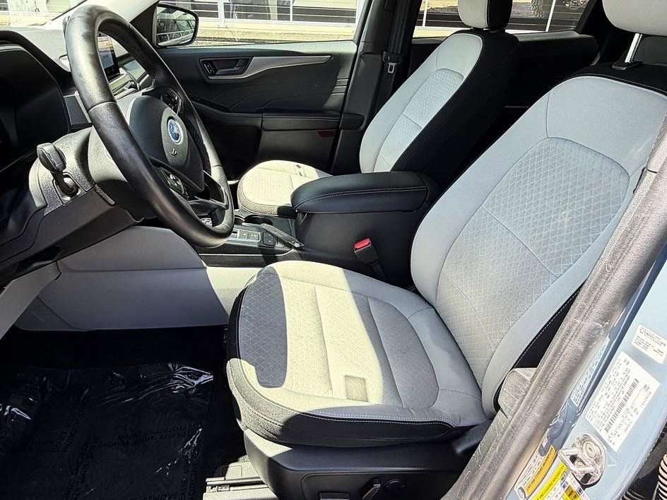 Certified 2024 Ford Escape Active FWD image 23