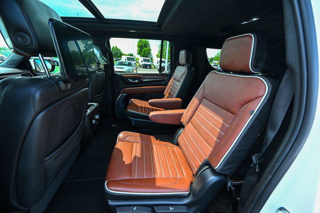 Used 2023 GMC Yukon XL Denali Ultimate AWD/4WD image 23
