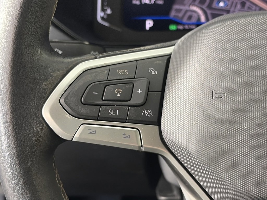 Used 2022 Volkswagen Taos SEL w/ Panoramic Sunroof Package image 17