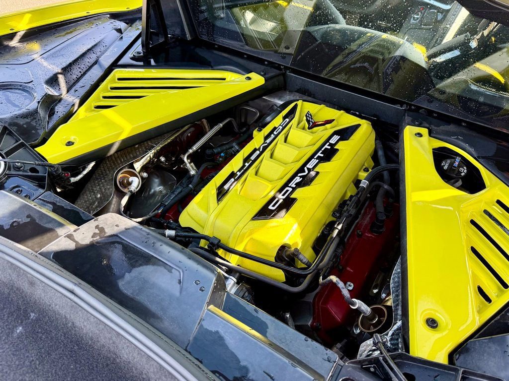 Used 2021 Chevrolet Corvette Stingray Premium Cpe w/ Z51 Performance Package image 13