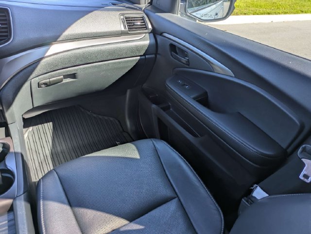 Used 2023 Honda Passport EX-L image 17