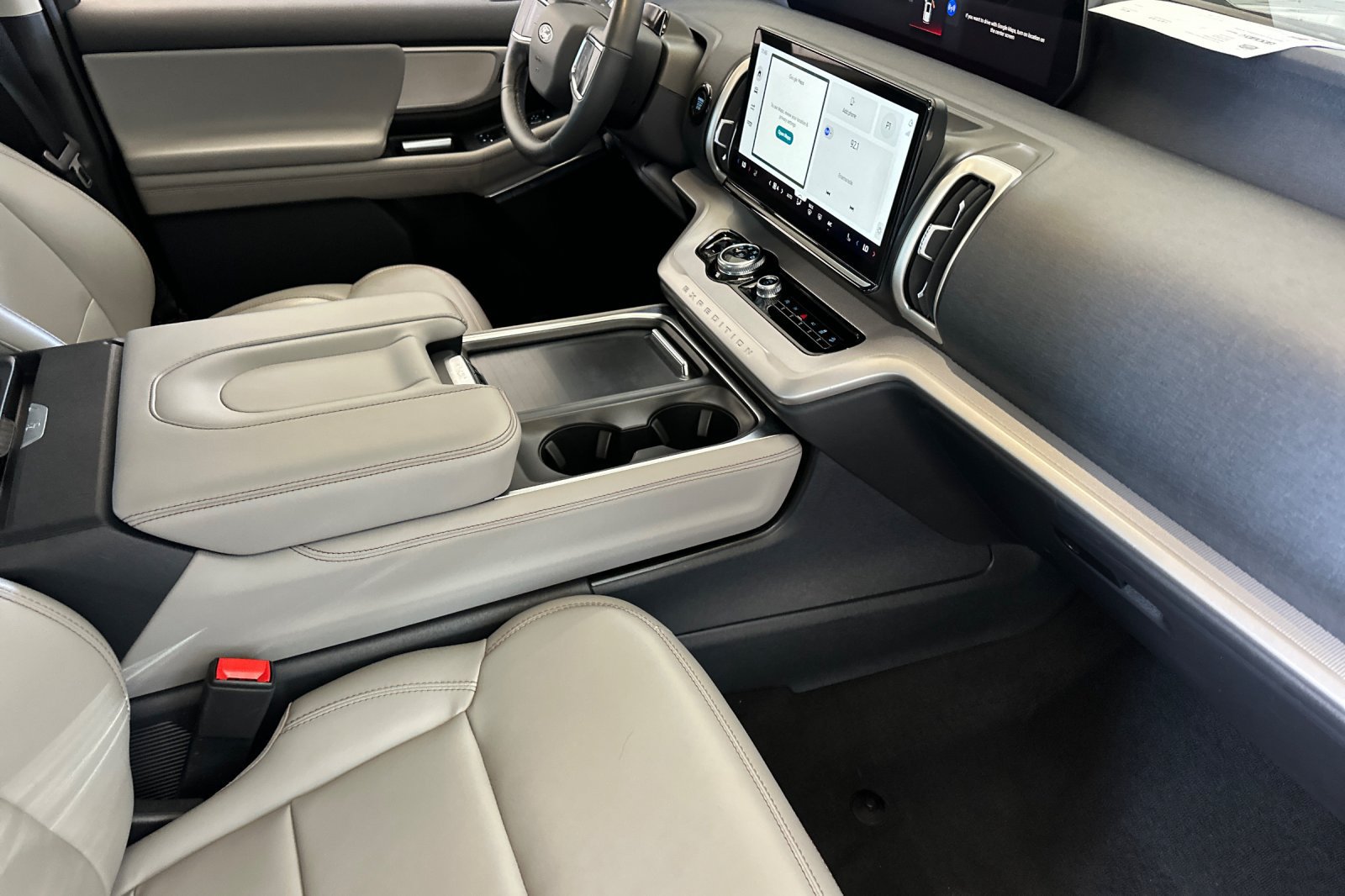 Certified 2025 Ford Expedition Active AWD/4WD image 17