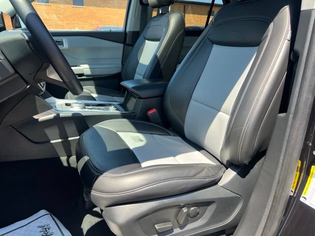 Certified 2024 Ford Explorer XLT w/ Equipment Group 202A AWD/4WD image 20